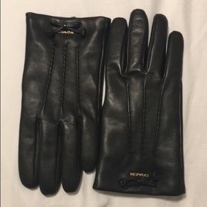 Authentic Coach Black Leather Gloves
